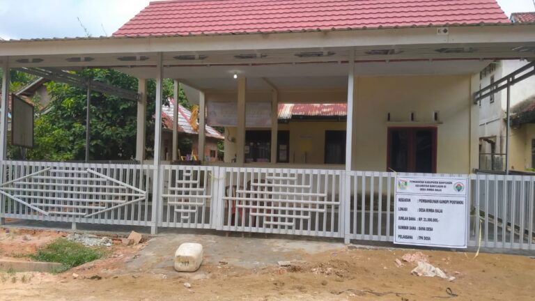 Kegiatan Gotong Royong Pembuatan Kanopi Kesehatan Desa