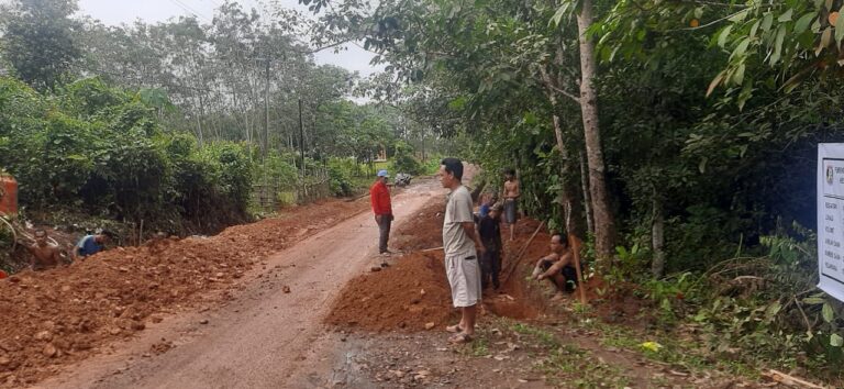 Kembali Bangun Siring Untuk Kenyamanan Warga